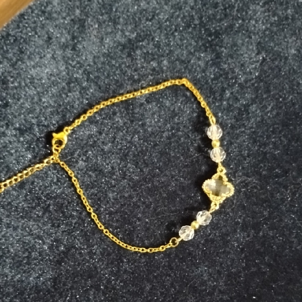 Hand Crafted Elegant 18 Kt Gold Bracelet with Crystal Accents